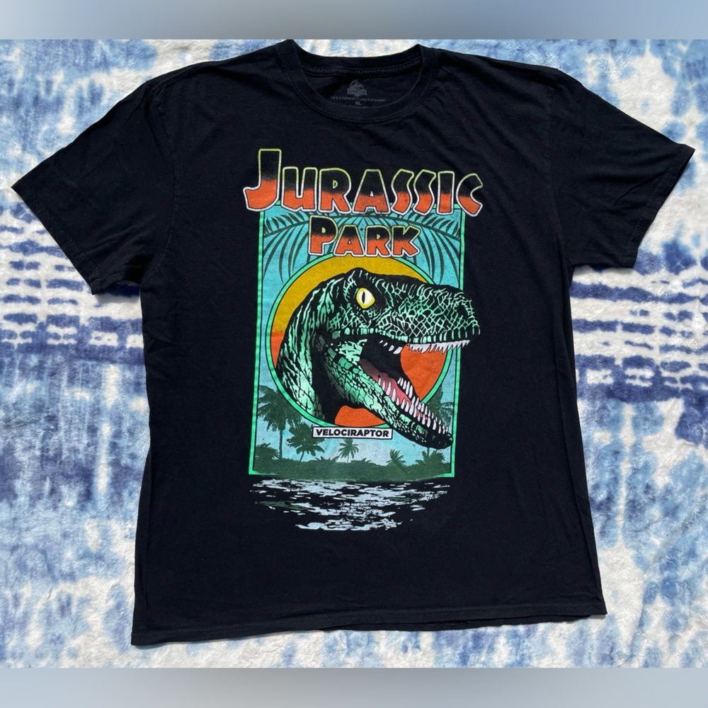 Rare Universal studios Jurassic Park Shirt Velociraptor Dinosaur Men’s XL